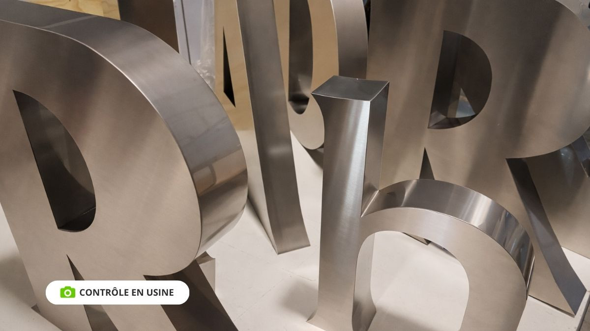 Lettres relief en inox, non lumineuses